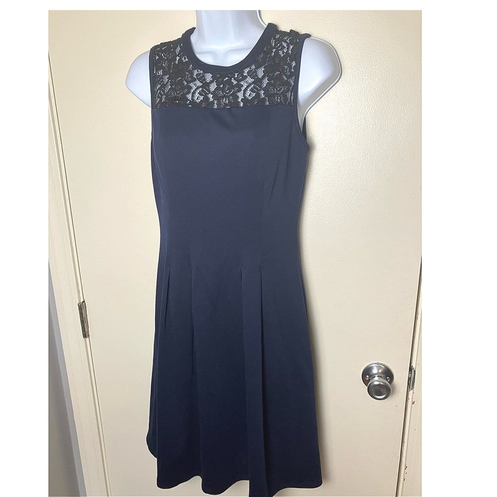 Kut from the Kloth Sleeveless Navy‎ Lace Yoke A-Line Dress Size 6 Modest Chic